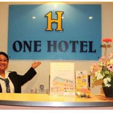 One Hotel Sadong Jaya Кота-Кинабалу Экстерьер фото