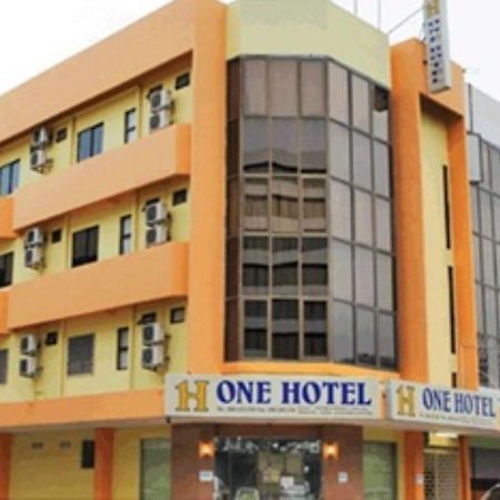 One Hotel Sadong Jaya Кота-Кинабалу Экстерьер фото
